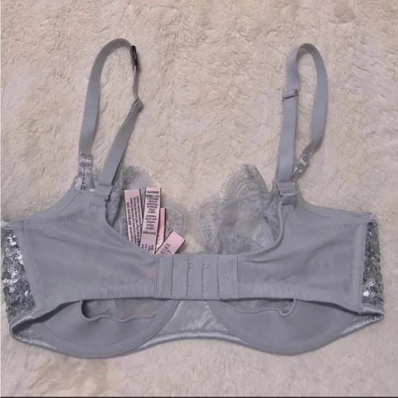 NWT VS Dream Angel Wicked Unlined Uplift Bra
Uplift Bra Size 32DDD - Picture 4 of 11